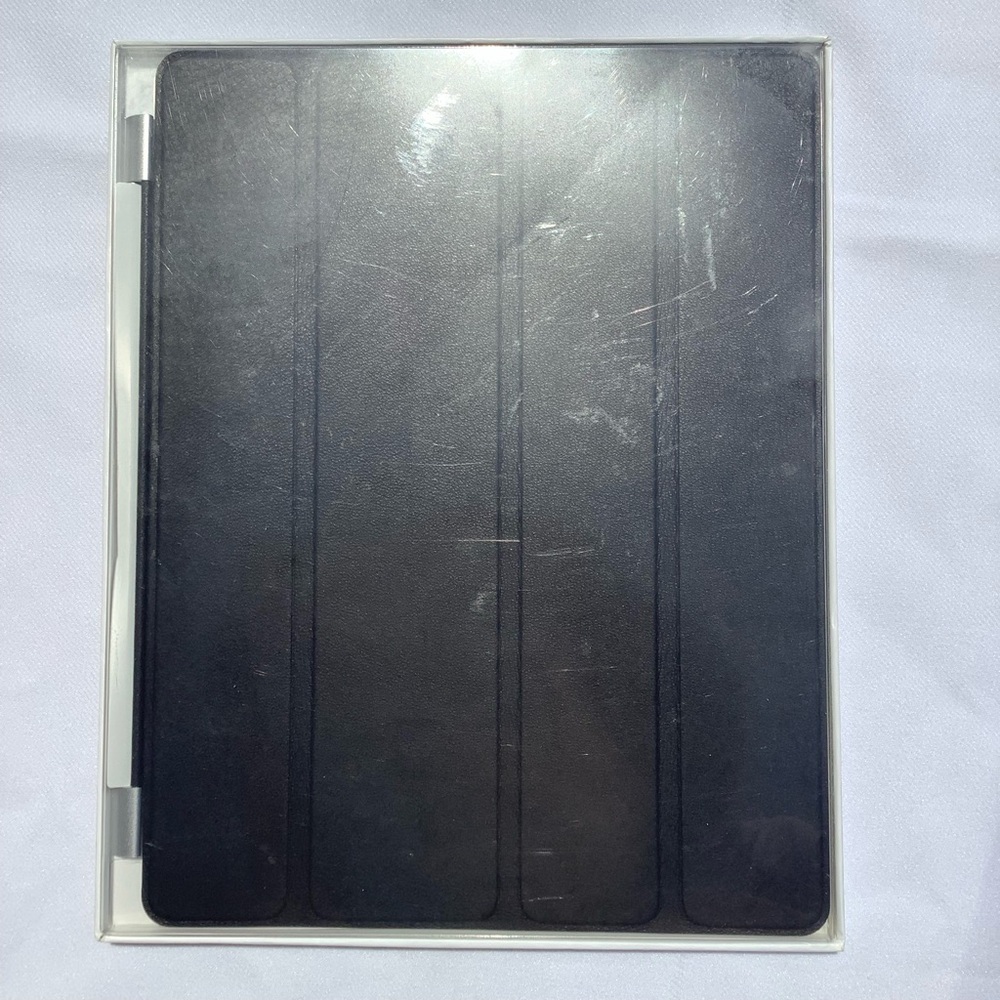 Year 2012 Apple iPad Smart Magnetic Cover for iPad 2 3 & 4 - Leather Black MC947